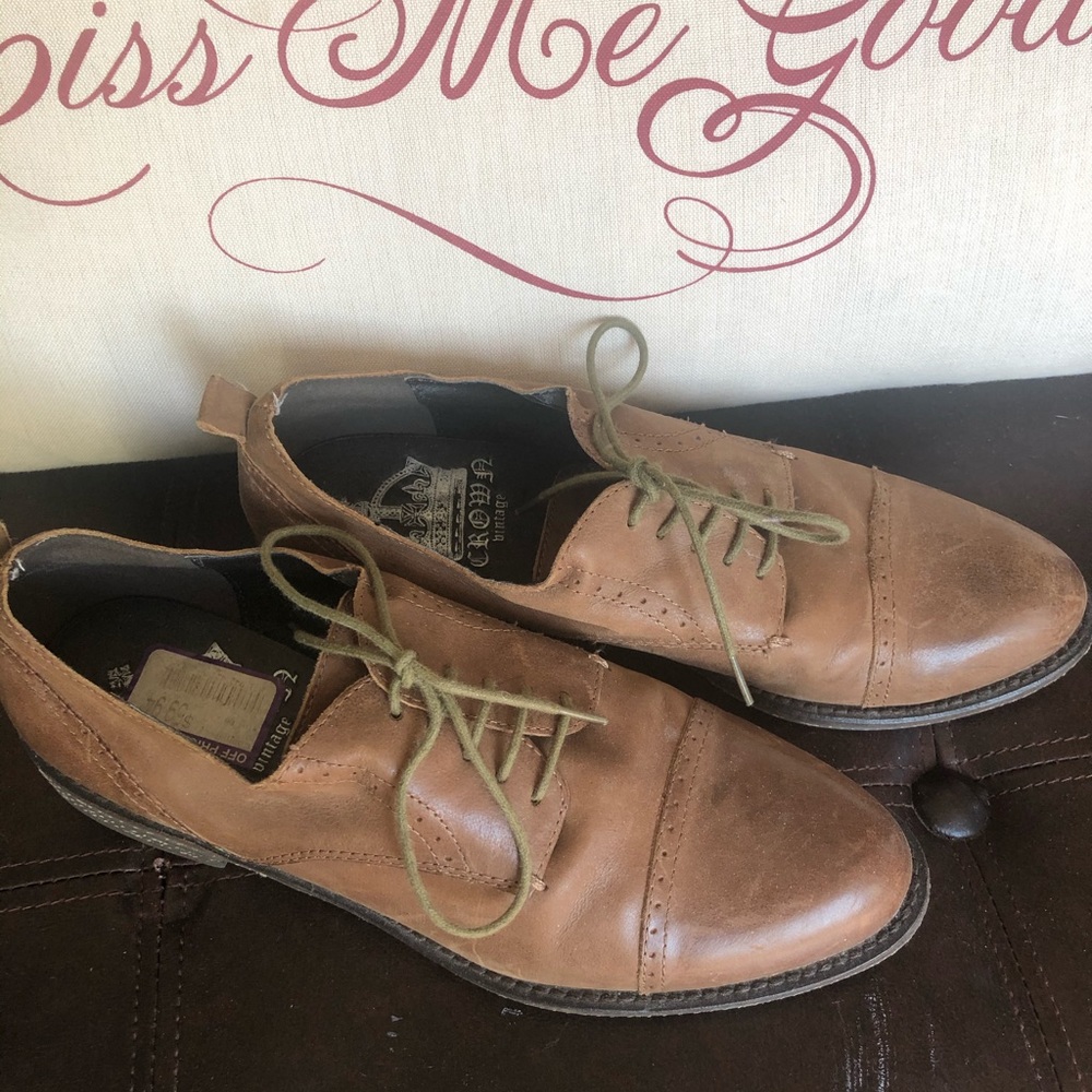 Crown Vintage brougham shoes